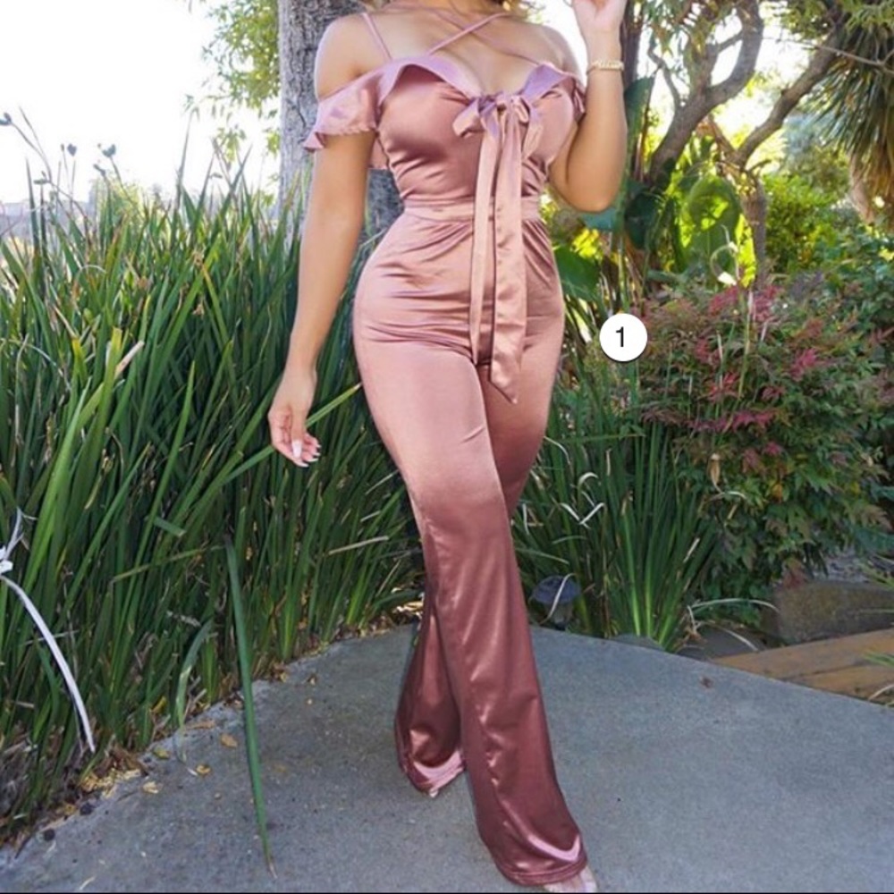 Fashion nova jumpsuit